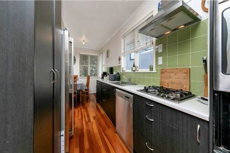 Photo of property in 27 Wharf Road, Te Atatu Peninsula, Auckland, 0610