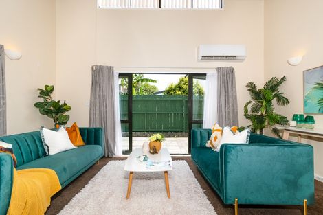 Photo of property in 2/89 Portage Road, New Lynn, Auckland, 0600