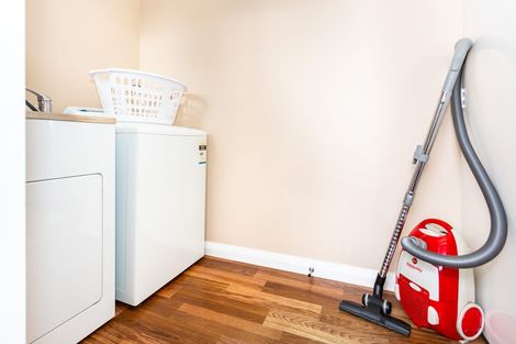 Photo of property in 8c Broadbent Street, Riccarton, Christchurch, 8041