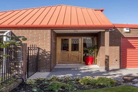 Photo of property in 4 Claverley Gardens, Avonhead, Christchurch, 8042