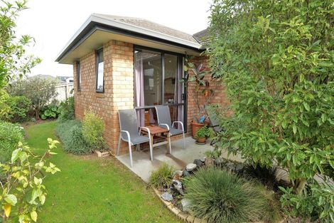 Photo of property in 16 Ocean View Rise, Ruakaka, 0116