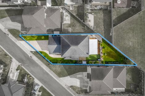 Photo of property in 18 Maylee Crescent, Gulf Harbour, Whangaparaoa, 0930