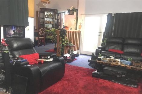 Photo of property in 8 Fitzherbert Avenue, West Harbour, Auckland, 0618