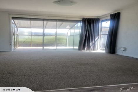 Photo of property in 5 Cockayne Crescent, Sunnynook, Auckland, 0620