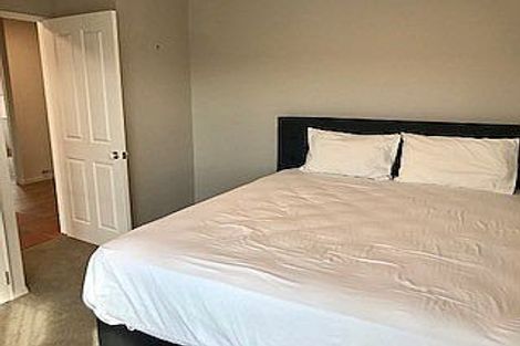 Photo of property in 35 Vanderbilt Parade, Albany, Auckland, 0632