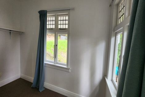 Photo of property in 60 Kelburn Parade, Kelburn, Wellington, 6012