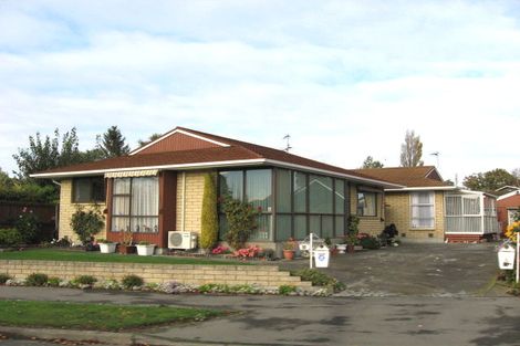 Photo of property in 1/11 Sawtell Place, Northcote, Christchurch, 8052