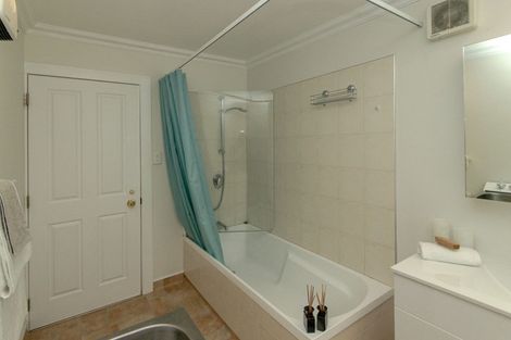 Photo of property in 21 Milton Road, Bluff Hill, Napier, 4110