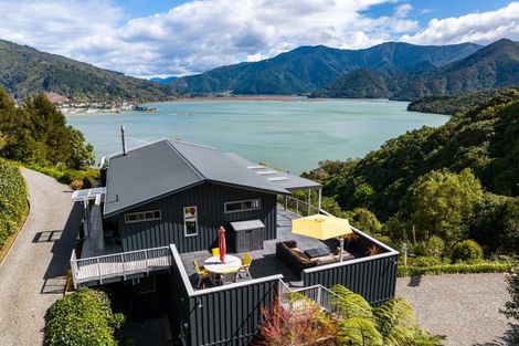 Photo of property in 251 Queen Charlotte Drive, Havelock, Picton, 7281