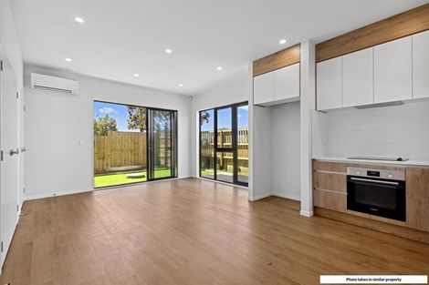 Photo of property in 5/143 Carlisle Road, Northcross, Auckland, 0632