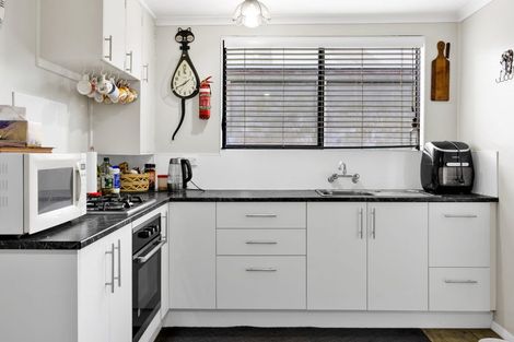 Photo of property in 82 Union Street, Hawera, 4610