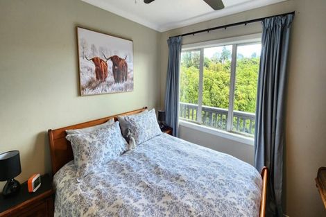 Photo of property in 9a Larsen Place, Merrilands, New Plymouth, 4312