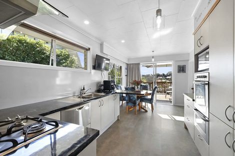 Photo of property in 6 Te Mara Place, Merrilands, New Plymouth, 4312