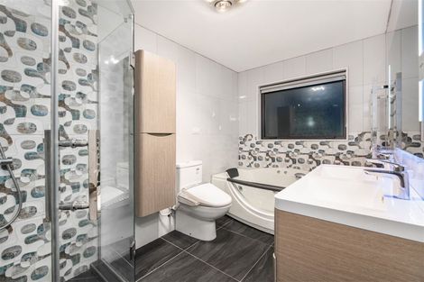 Photo of property in 13a Pomaria Road, Henderson, Auckland, 0610