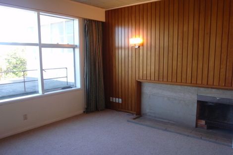 Photo of property in 2 Sugarloaf Road, Brooklyn, Wellington, 6021