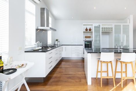 Photo of property in 12 Tranquility Rise, Mellons Bay, Auckland, 2014