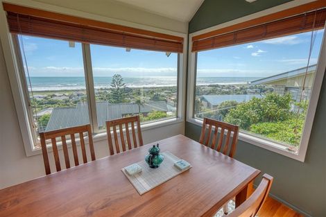 Photo of property in 14 Stanton Crescent, Karoro, Greymouth, 7805