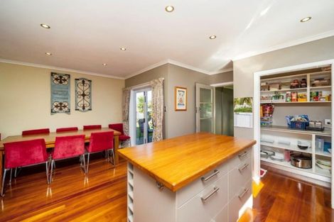 Photo of property in 7 Lambton Terrace, Welbourn, New Plymouth, 4312