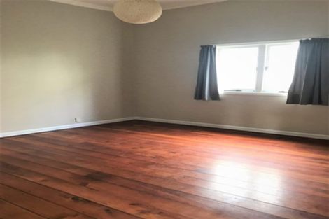 Photo of property in 34 Titirangi Road, New Lynn, Auckland, 0600