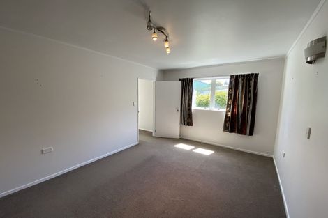 Photo of property in 41 Cron Avenue, Te Atatu South, Auckland, 0610