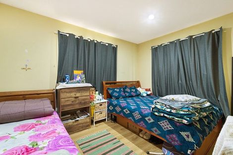 Photo of property in 92 Portage Road, New Lynn, Auckland, 0600