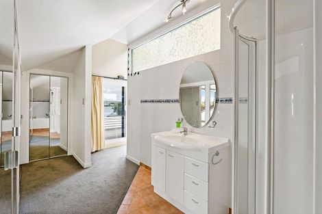 Photo of property in 204 Hurstmere Road, Takapuna, Auckland, 0622