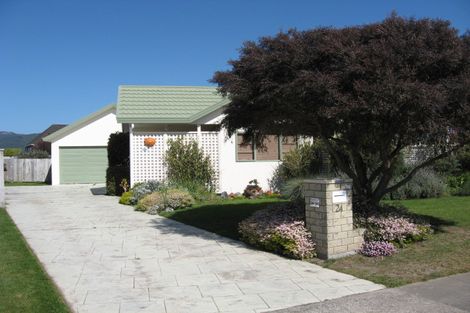 Photo of property in 24 Hadleigh Court, Paraparaumu, 5032