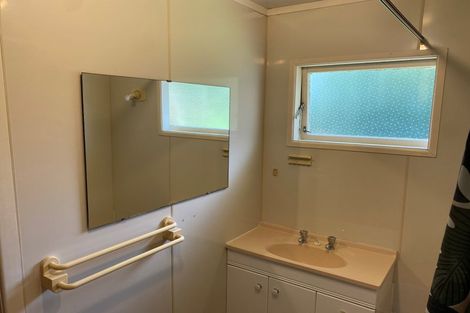 Photo of property in 2/284 Wairau Road, Glenfield, Auckland, 0629