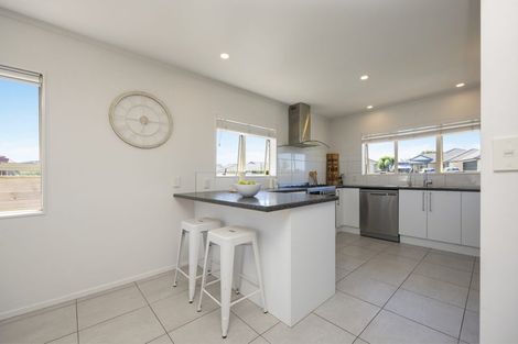 Photo of property in 19 Merlot Heights, Huapai, Kumeu, 0810