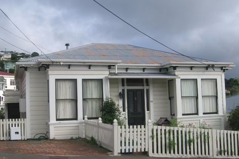 Photo of property in 28 Tanera Crescent, Brooklyn, Wellington, 6021