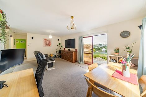 Photo of property in 26 Omapere Street, Waitangirua, Porirua, 5024