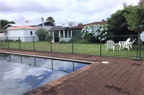 Photo of property in 381 Devonport Road, Tauranga South, Tauranga, 3112