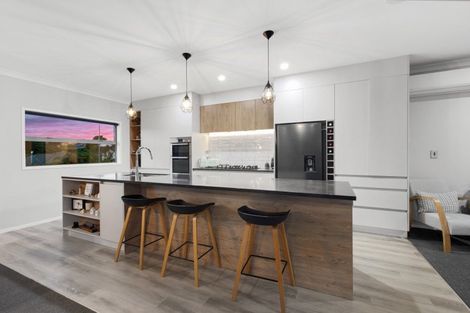 Photo of property in 111 Oteki Park Drive, Welcome Bay, Tauranga, 3112