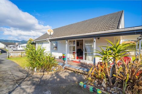 Photo of property in 32 Rosewood Place, Paraparaumu, 5032