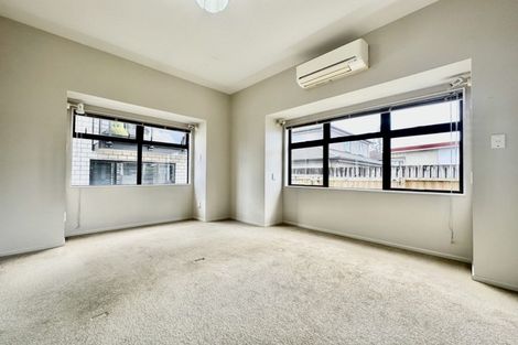 Photo of property in 10 Nicholson Avenue, Papatoetoe, Auckland, 2025