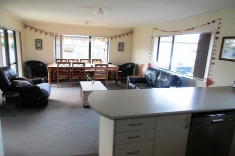 Photo of property in 4b Georgia Grove, Paraparaumu, 5032