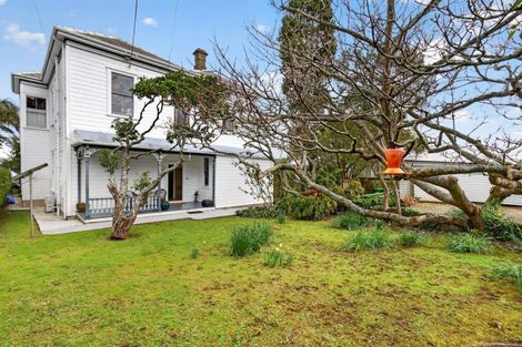 Photo of property in 16 Jubilee Avenue, Devonport, Auckland, 0624