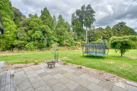 Photo of property in 5 Fairway Drive, Moana, 7872