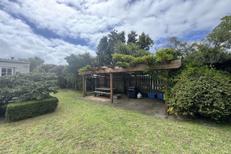 Photo of property in 98 Queens Road, Waikanae Beach, Waikanae, 5036