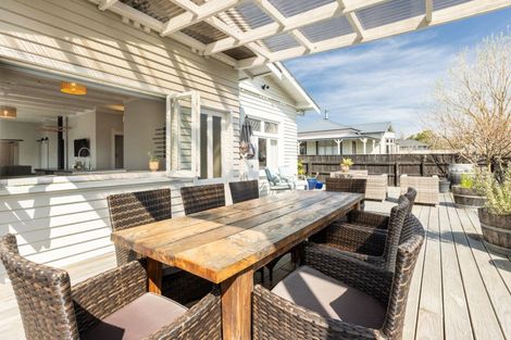 Photo of property in 126e Napier Road, Havelock North, 4130