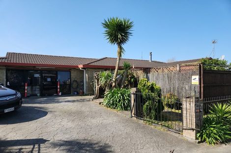 Photo of property in 32 Trimdon Street, Randwick Park, Auckland, 2105