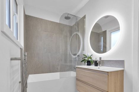 Photo of property in 136 Avonhead Road, Avonhead, Christchurch, 8042