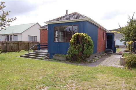 Photo of property in 3 Shearer Crescent, Naenae, Lower Hutt, 5011