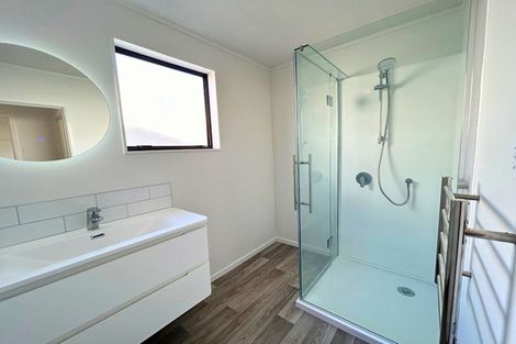 Photo of property in 2 Chablis Place, Henderson, Auckland, 0612