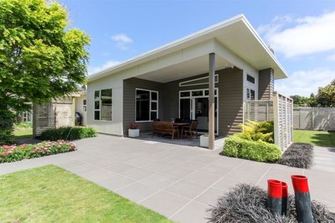 Photo of property in 10b Long Place, Frankleigh Park, New Plymouth, 4310