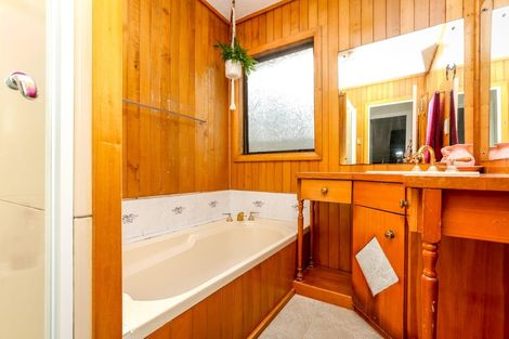 Photo of property in 63 Breakwater Road, Moturoa, New Plymouth, 4310