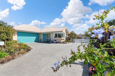 Photo of property in 3/7 Wineberry Avenue, Amberley, 7410