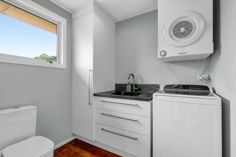 Photo of property in 239 Mangorei Road, Merrilands, New Plymouth, 4312