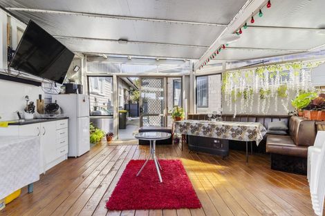 Photo of property in 66 Sunlands Drive, Manurewa, Auckland, 2102