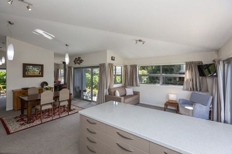 Photo of property in 5 Newry Road, Raumati Beach, Paraparaumu, 5032